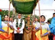 HUT Barru Ke-60, Gubernur Sulsel & Menpan-RB Disambut Mappadendang