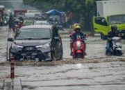 Ini Akibatnya Apabila Pemotor Nekat Terobos Banjir