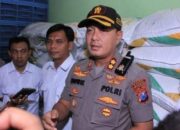 Polisi Madiun Gerebek Toko Pakan Burung yang Diduga Timbun 4,5 Ton Gula