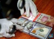 Tragis! Rupiah Sepekan Ambles, Kembali Ingatkan Krisis 1998