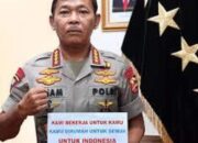 Kapolri Instruksikan Seluruh Polres Cari Warga Yang Belum Dapat Bansos