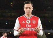 Mesut Özil Bantu 16 Ribu Muslim Turki dan Suriah Buka Puasa