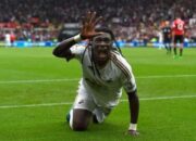 Bafetimbi Gomis Jadi Rekor Hattrick Tercepat di Liga Champions