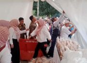 Sekretariat DPRD Kabupaten Bogor Bagi – Bagi Takjil Gratis