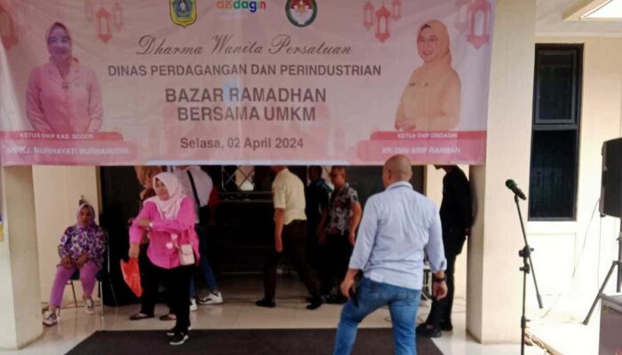 Darma Wanita Persatuan Disdagin Kab Bogor Adakan Bazar Murah