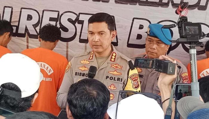 Polresta Bogor Kota Menangkap Dua Tersangka Pelaku Pengoplos Gas Elpiji Subsidi             