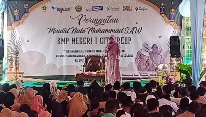 SMP Negeri 1 Citeureup Peringati Maulid Nabi Muhammad SAW